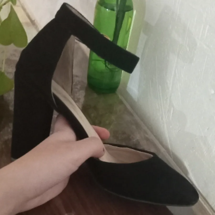 کفش پاشنه بلند