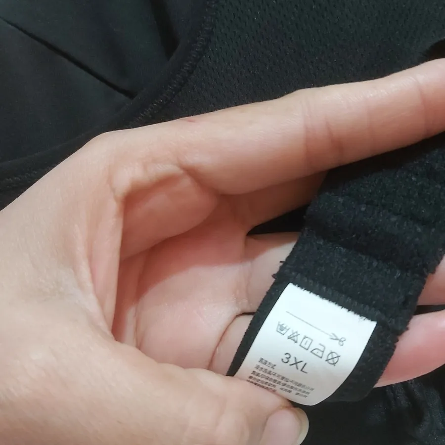 نیم تنه ورزشی