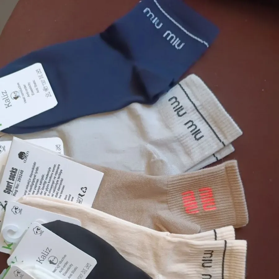 جوراب ساق کوتاه Miu miu