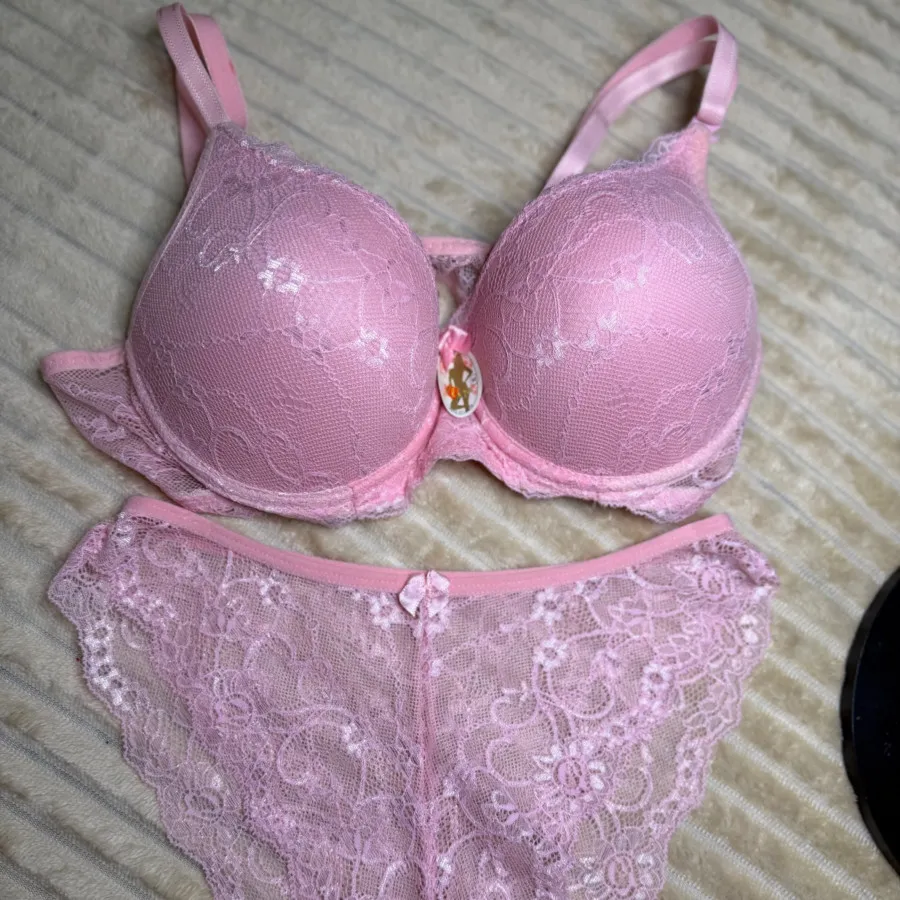 ست شرت و سوتین گیپور