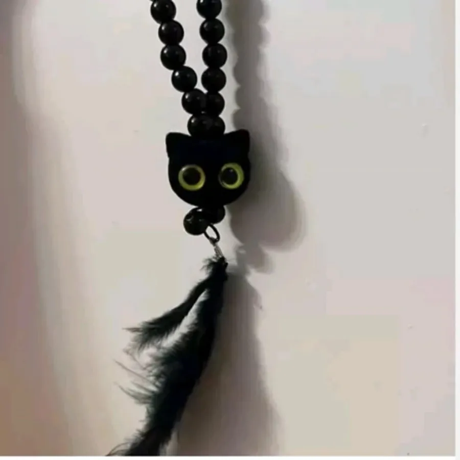 گردنبند مروارید و پیشی