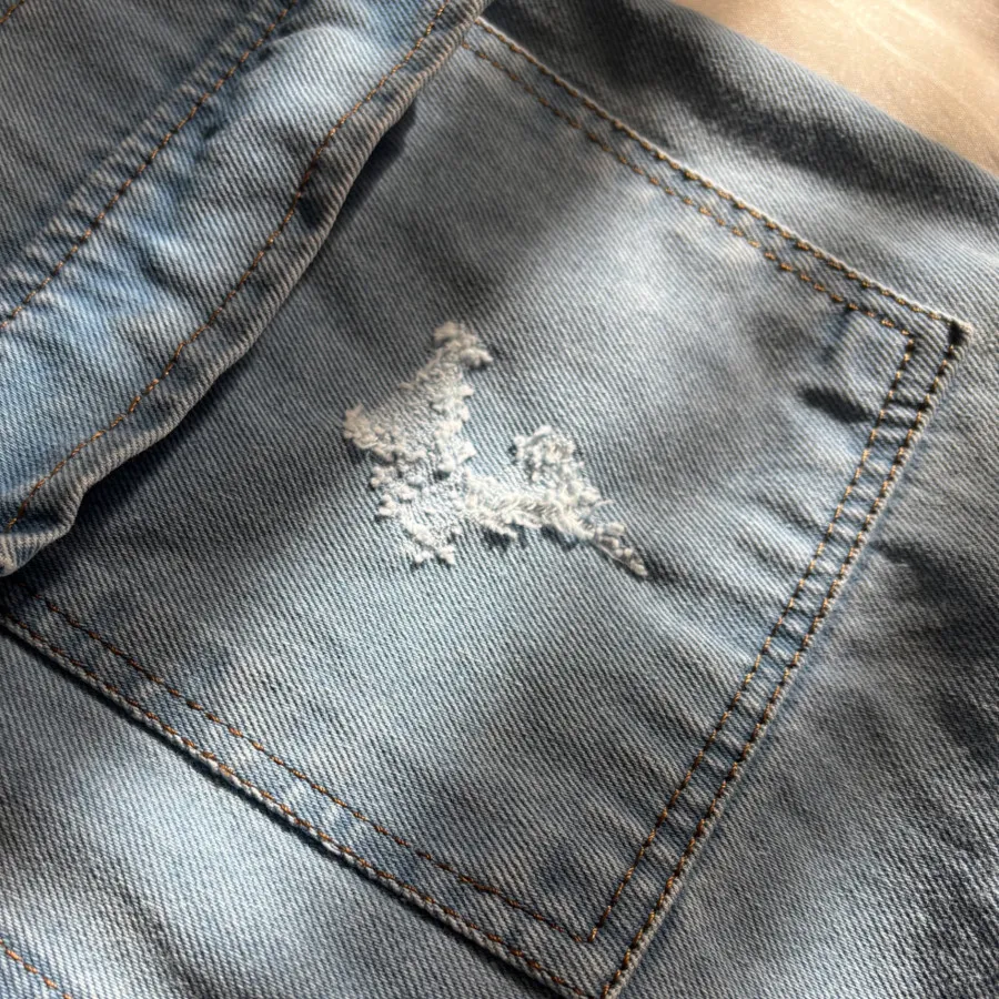 مانتو جین کلاهدار