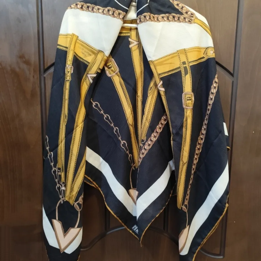 روسری لویی ویتون