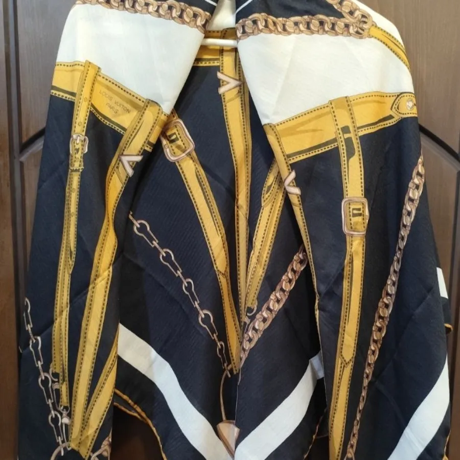 روسری لویی ویتون