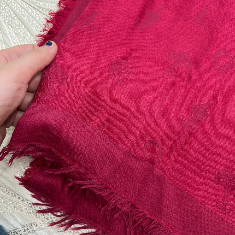 روسری مارک دیور