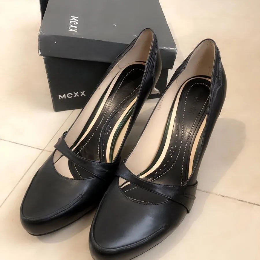 کفش برند mexx