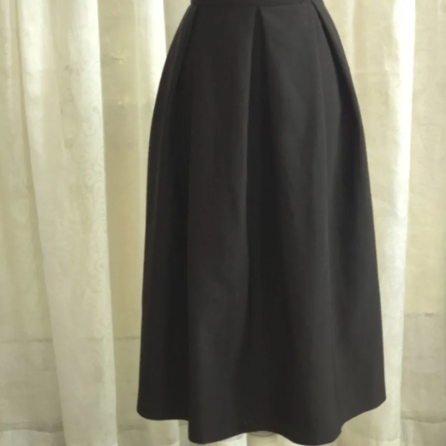 شومیز دامن مشکی پلیسه