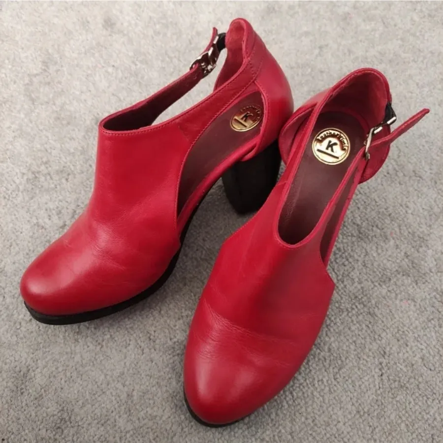 کفش چرم قرمز کیمیا