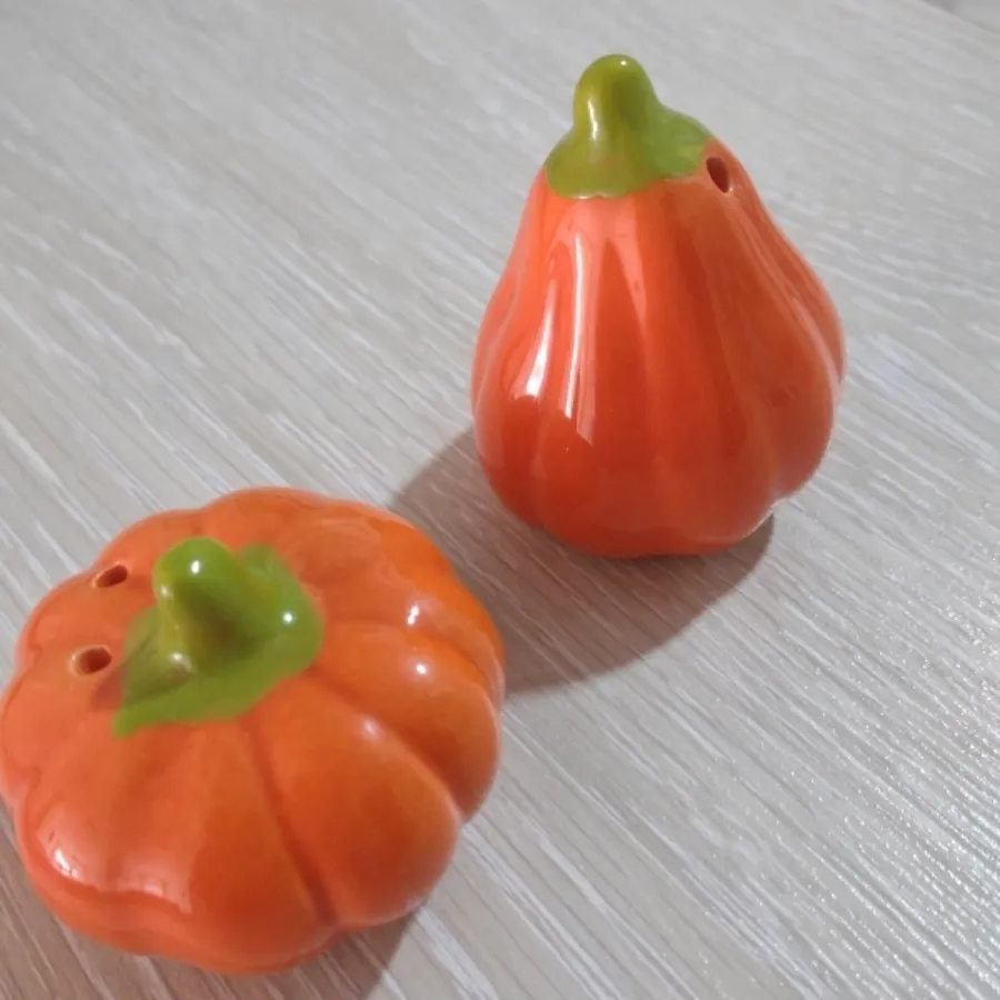 نمک‌پاش دوعددی کدو