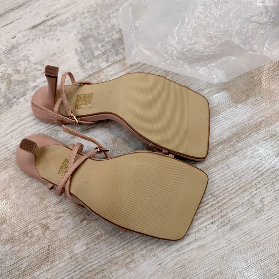 کفش بیسیک انگلیسی