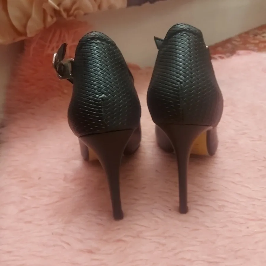 کفش پاشنه بلند