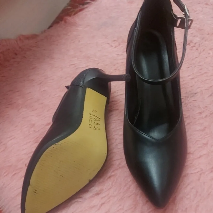 کفش پاشنه بلند