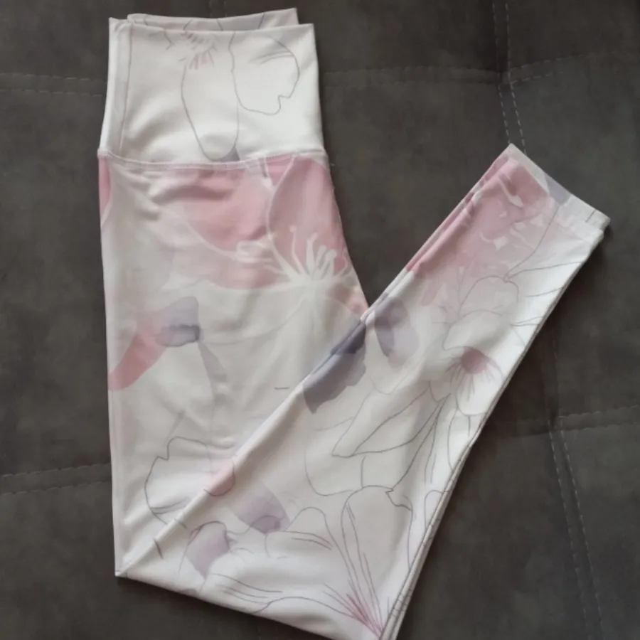 لگ ورزشی صورتی