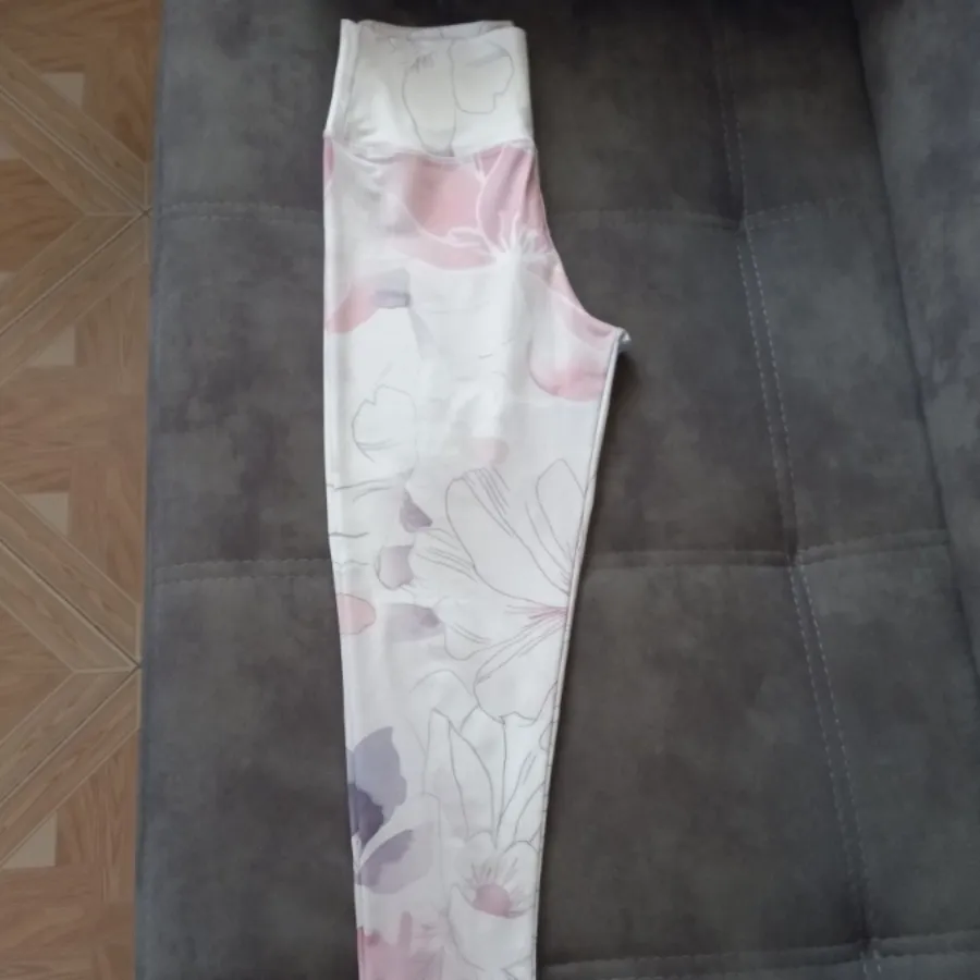 لگ ورزشی صورتی