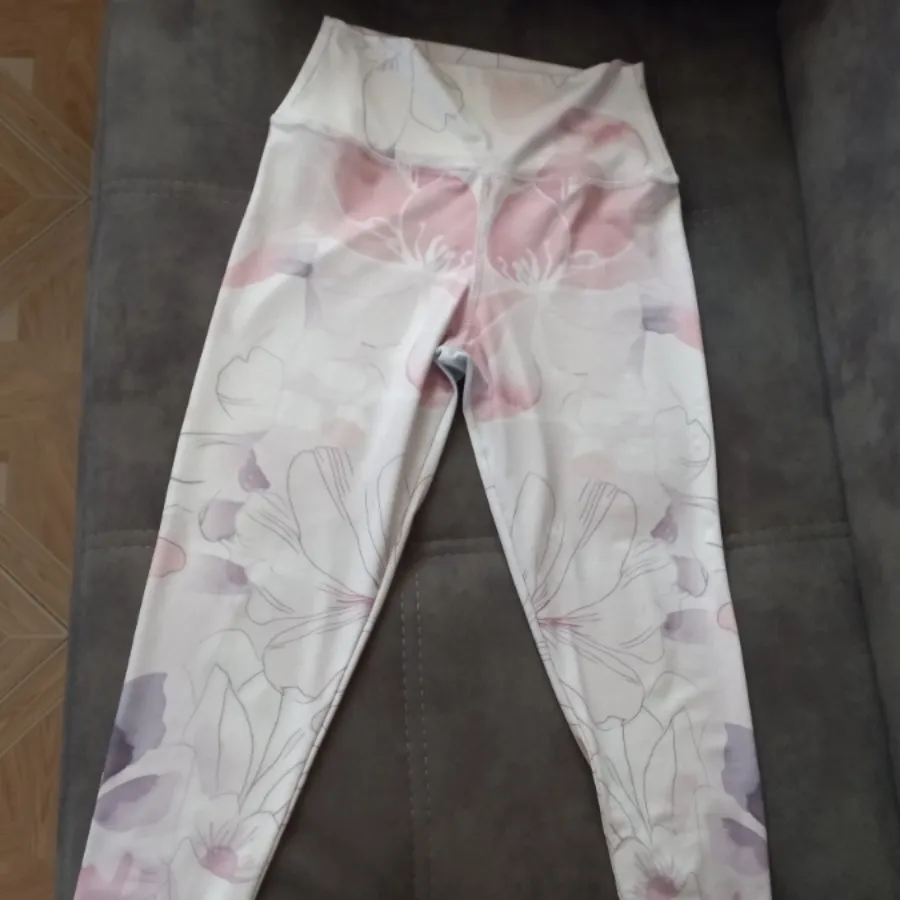 لگ ورزشی صورتی