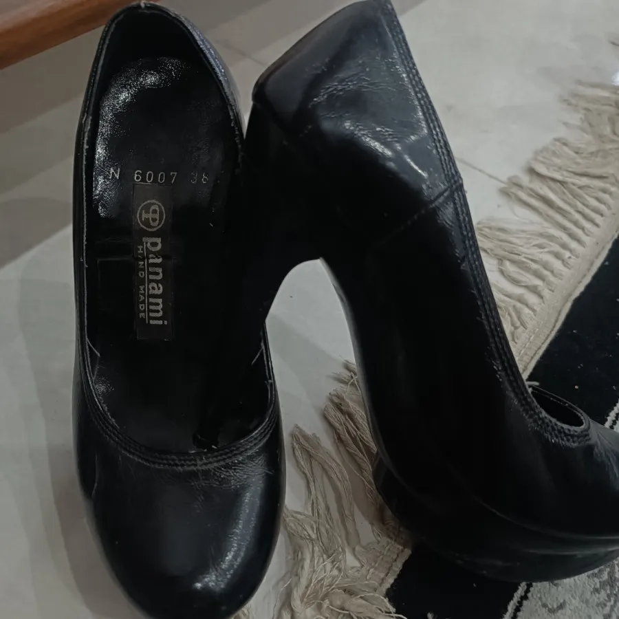 کفش پاشنه بلند