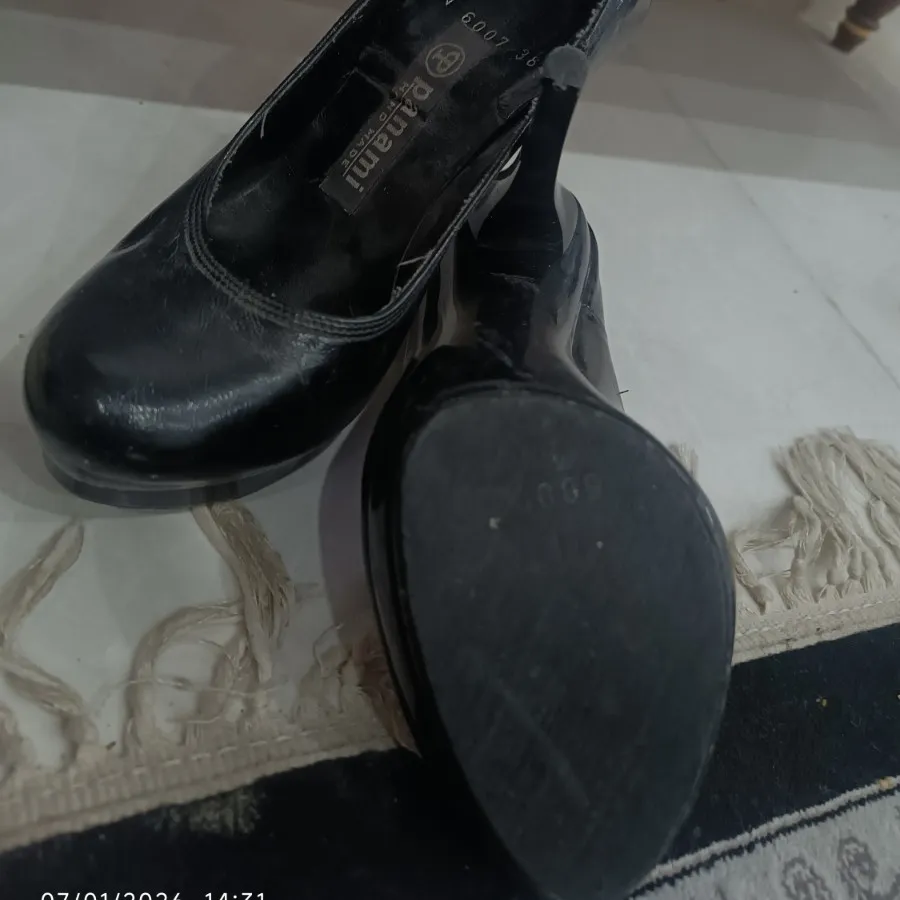 کفش پاشنه بلند