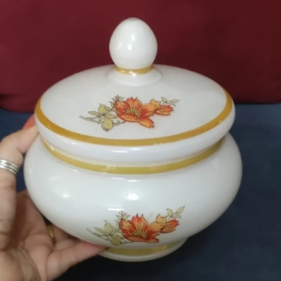 شکلات خوری قدیمی و آنتیک