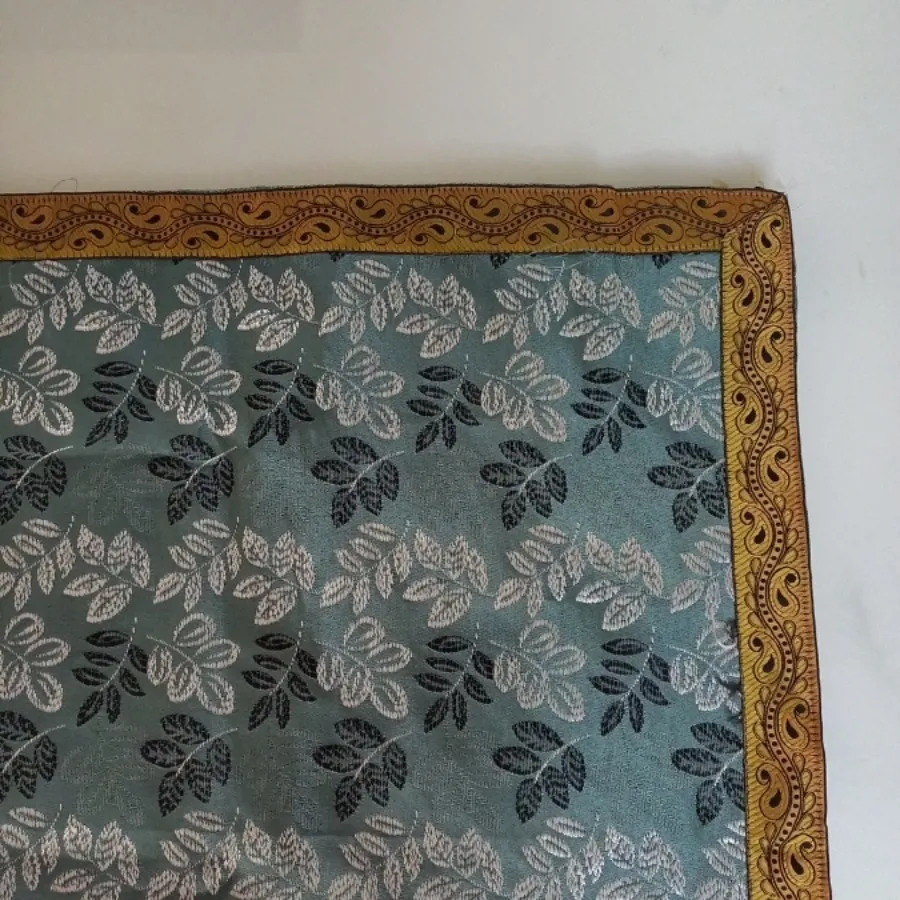 رومیزی سوزن دوزی