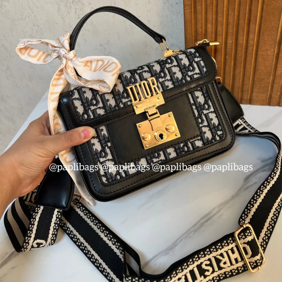 کیف دیور پارچه ای