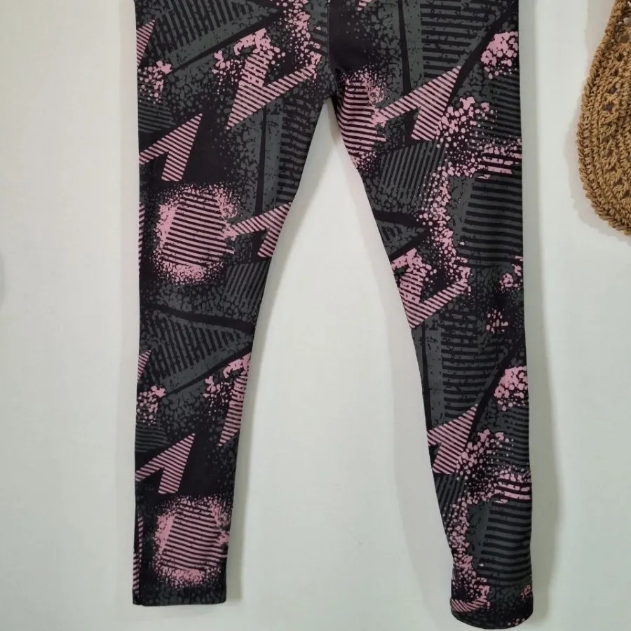 لگ ورزشی دخترانه
سایز 32