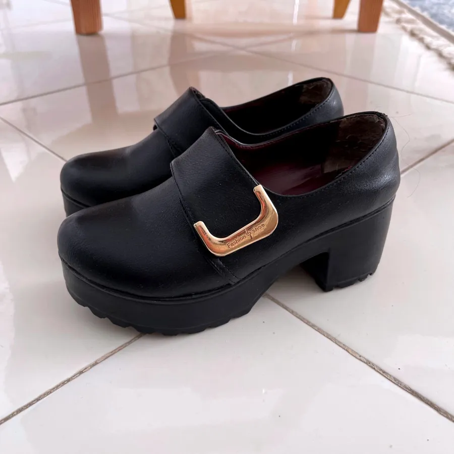 کفش کالج پاشنه دار