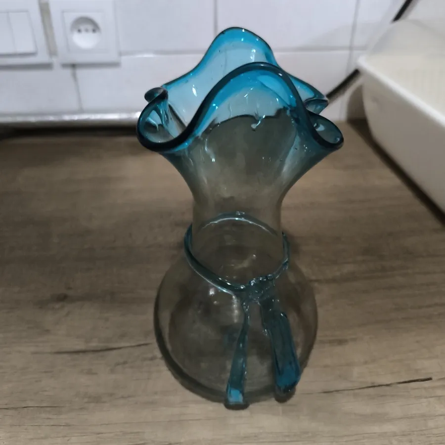 گلدان شیشه ای آنتیک قدیمی