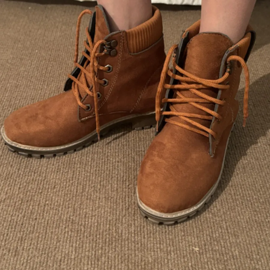 نیم بوت عسلی