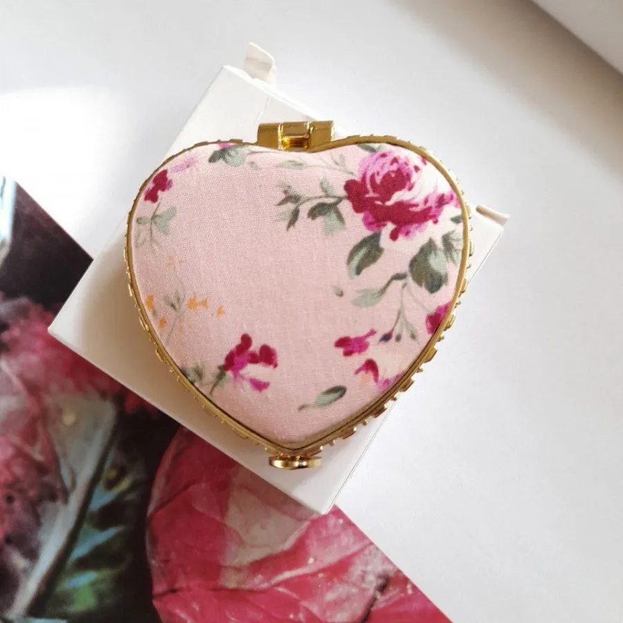 آینه جیبی قلبی