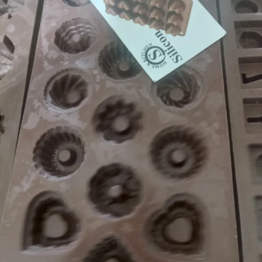 قالب سیلیکونی شیرنی پزی