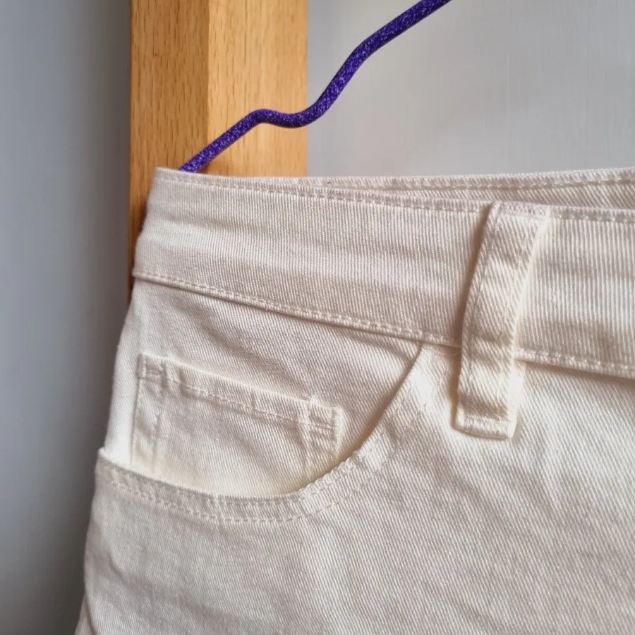 شلوارک کتان سفید