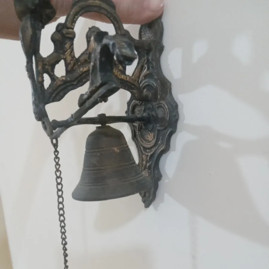 دیوار کوب زنگوله