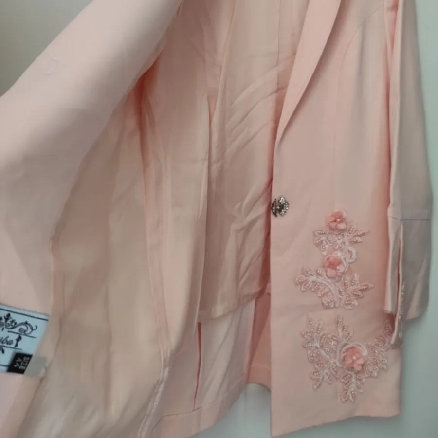 کت و شلوار همراه با تاپ