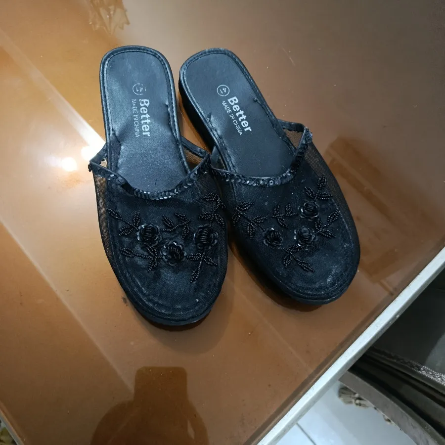 صندل های سنگ دوزی شده