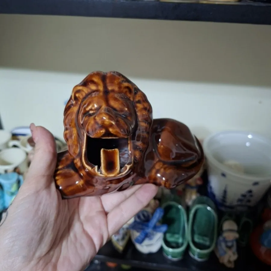 زیرسیگاری سرامیکی قدیمی