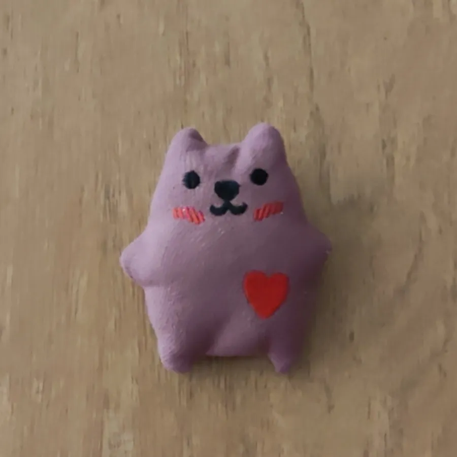 سنجاق سینه و کیف و...