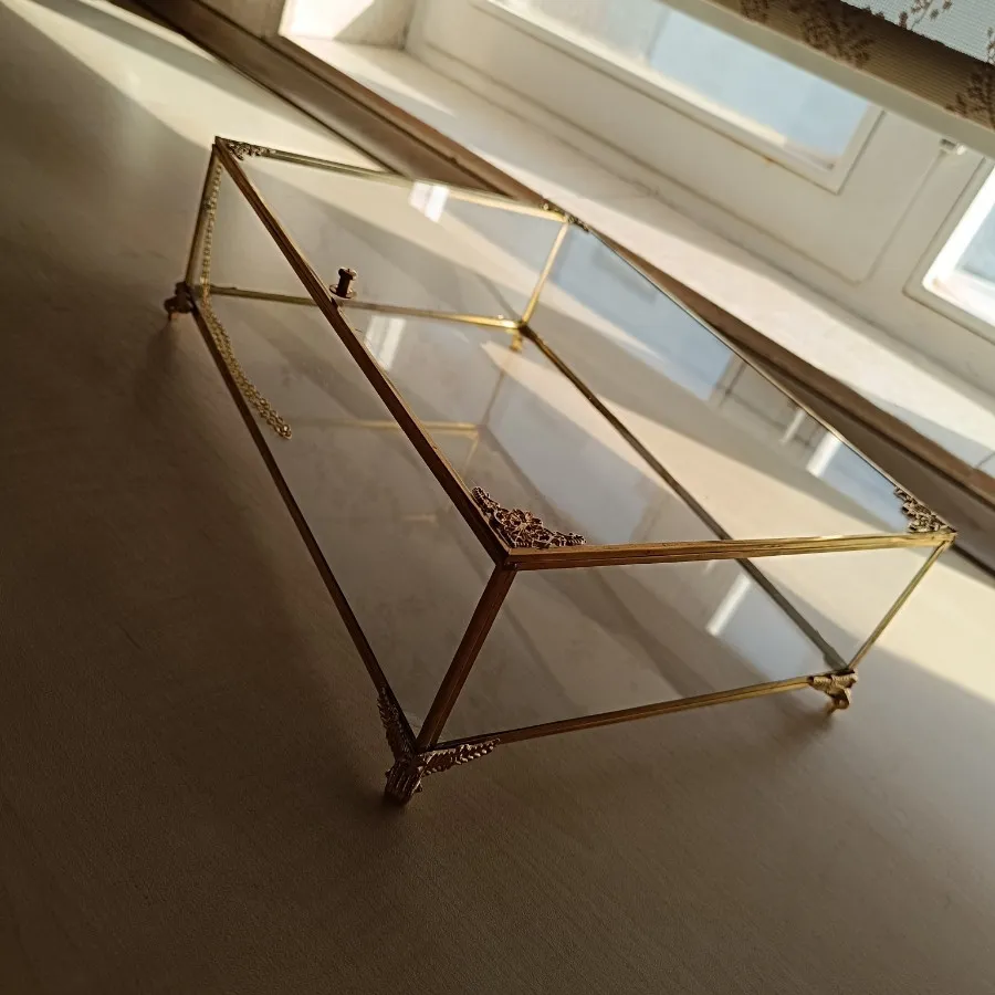 باکس شیشه و فلز