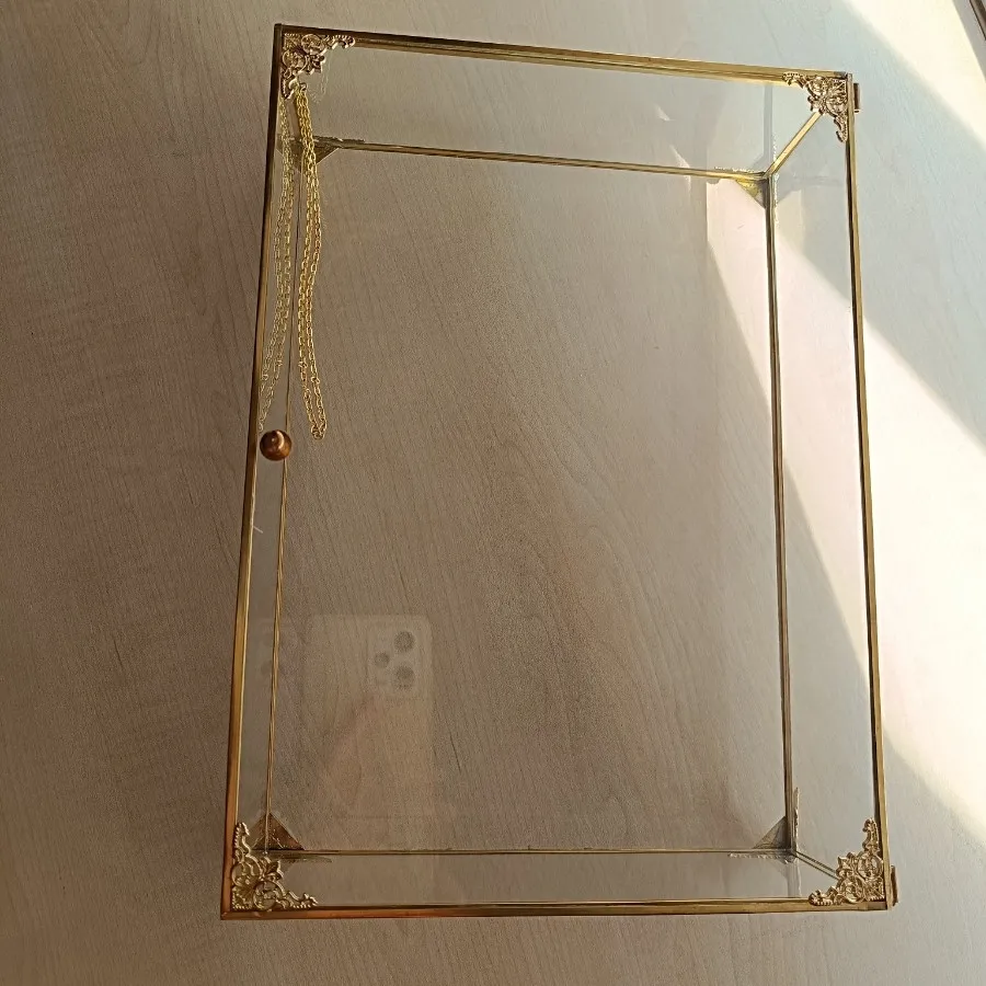 باکس شیشه و فلز