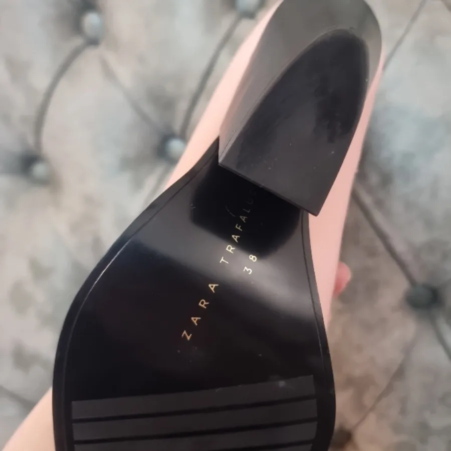 بوت صورتی زارا