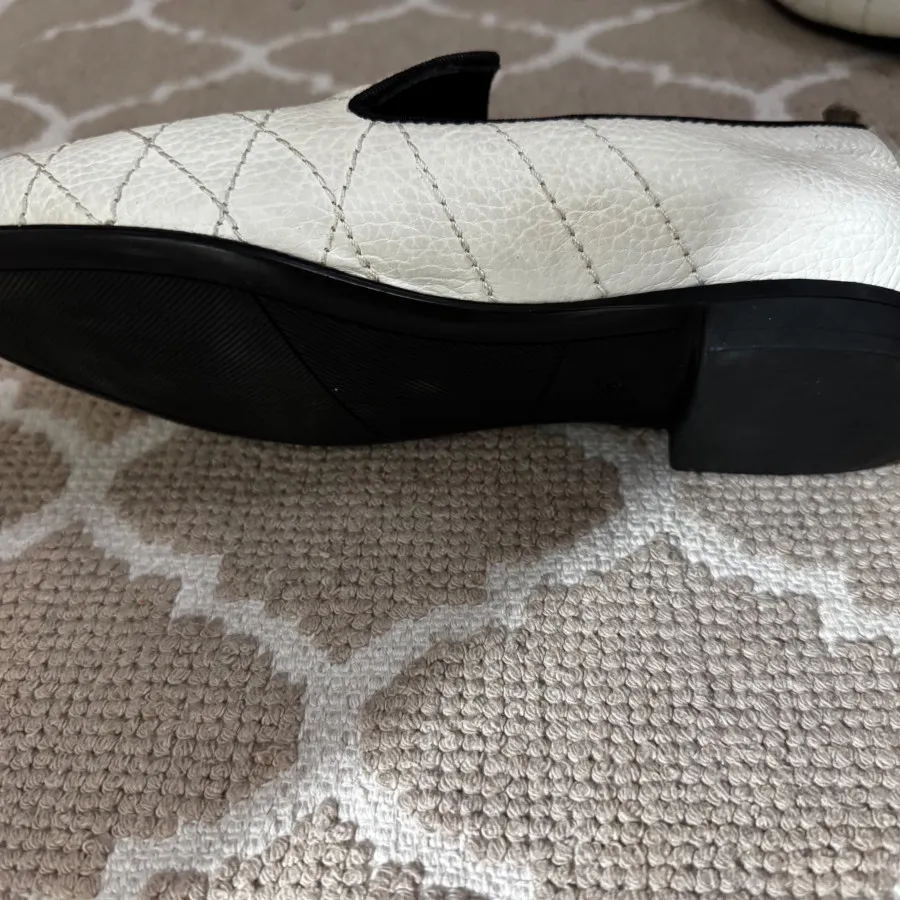 کالج شیری رنگ