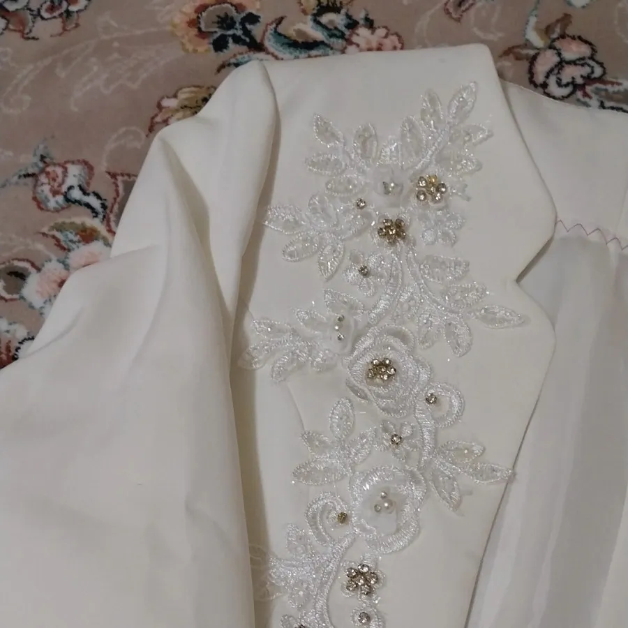 کت و شلوار سفید