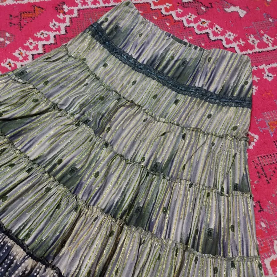 دامن پر چین