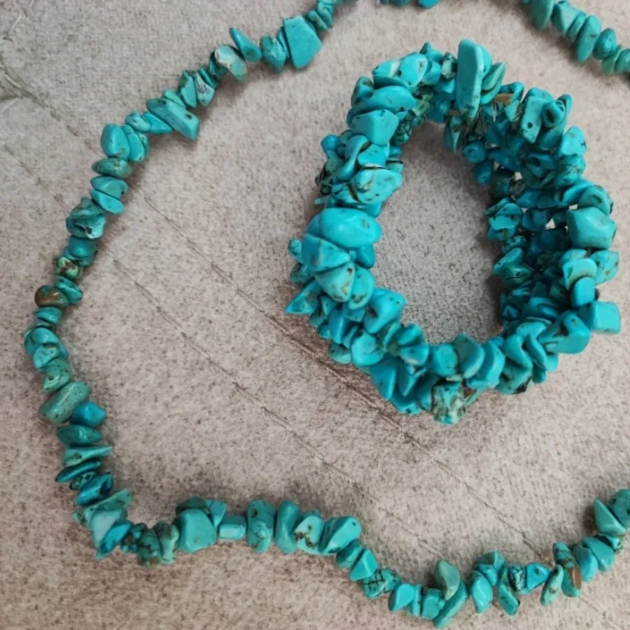 دستبند و گردنبند