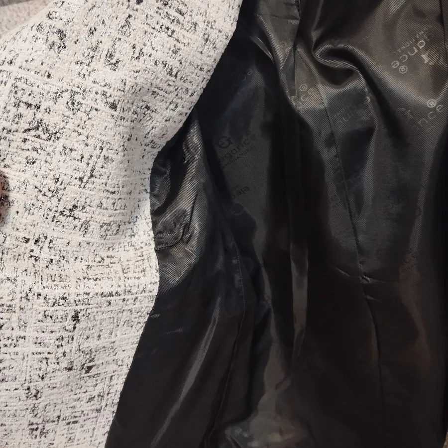 کت زیبای آستردار