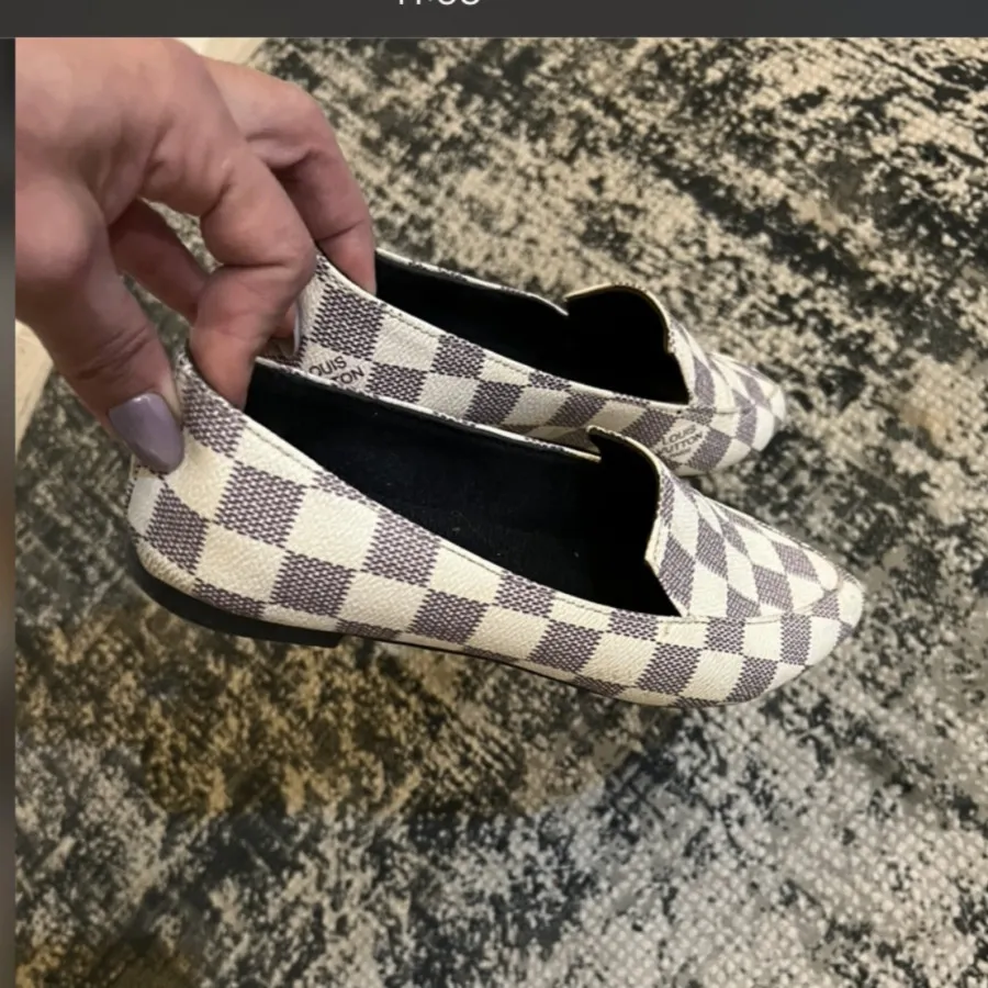 کفش کالج ال وی