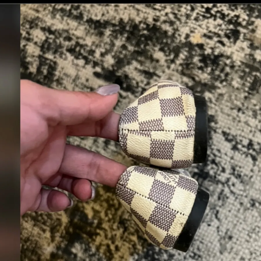 کفش کالج ال وی