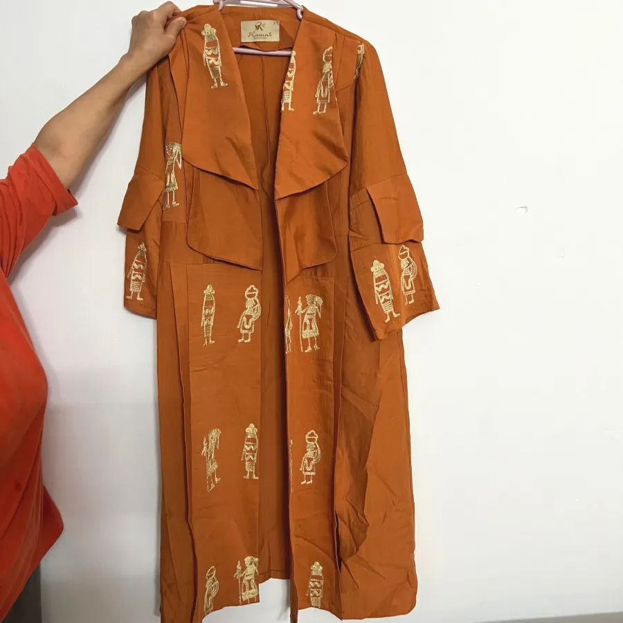 مانتو زیبا گلدوزی شده