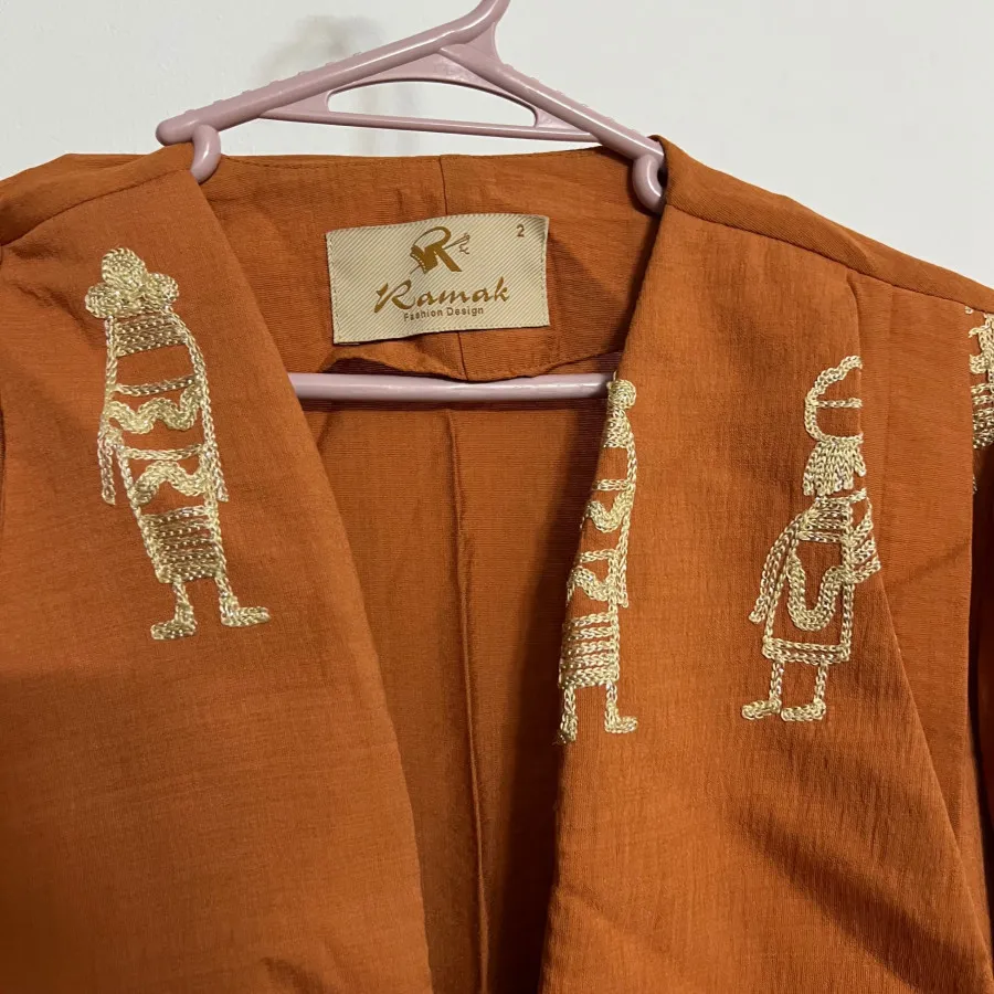 مانتو زیبا گلدوزی شده