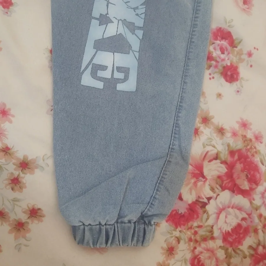 شلوار جین کاغذی