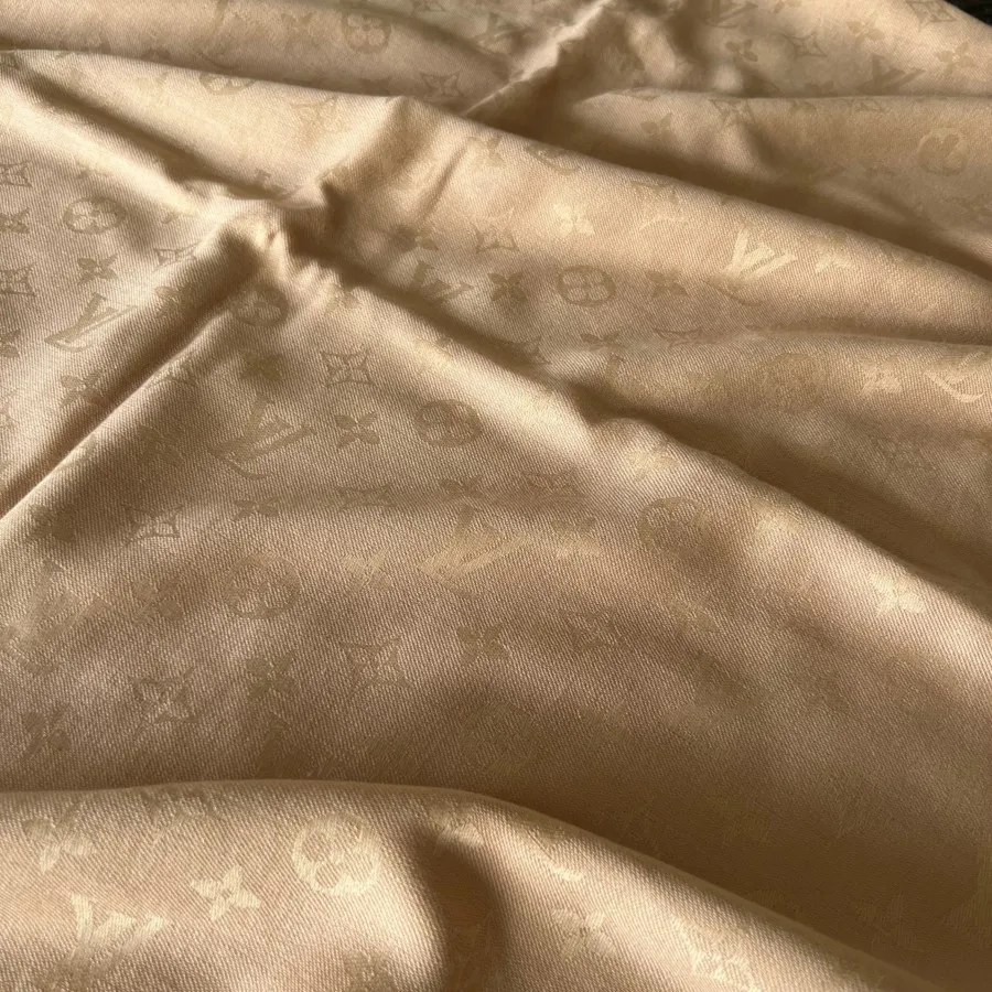 روسری قواره دار لویی